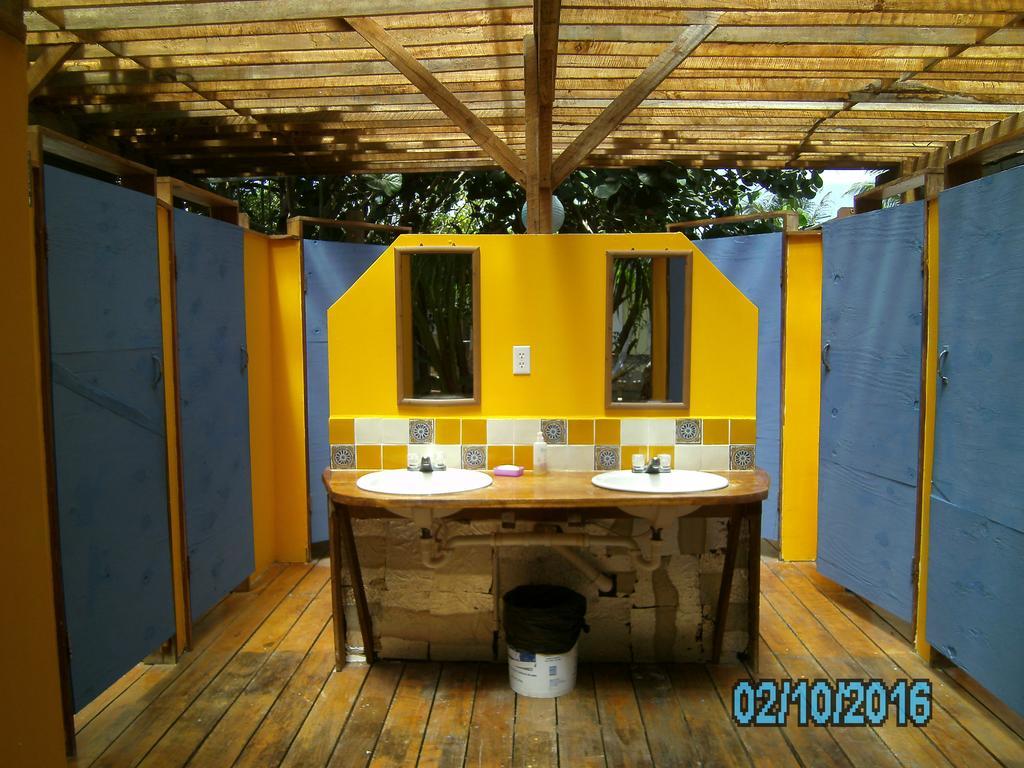 הופקינס The Funky Dodo Backpackers Hostel מראה חיצוני תמונה